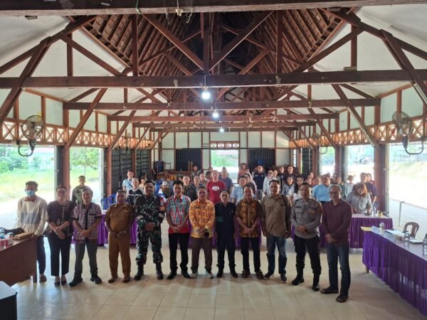 Babinsa Koramil 1203-07/Marau Hadiri Musdes Penetapan APBDes TA 2026 Desa Air Upas