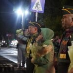 Haru Iringi Tradisi Pedang Pora untuk Mayor (Purn) Andi Tiro dan Mayor (Purn) Suroto