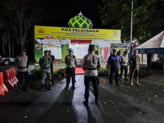 Personel Gabungan Siaga Amankan Arus Mudik di Posko Rest Area Muara Tapus