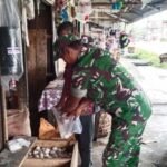 Babinsa Koramil 05/Panga Pantau Harga Sembako, Pastikan Stabilitas Jelang Idul Fitri