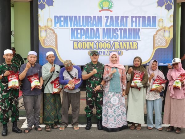 Kodim 1006/Banjar Perkuat Kepedulian Sosial Melalui Zakat Fitrah