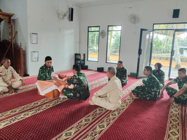 Suasana Khidmat Warnai Penyerahan Zakat Fitrah Prajurit dan PNS Kodim 1005/Barito Kuala