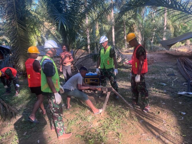 
Anyaman Besi Jembatan Garuda Mulai Dibentuk, Gotong Royong TNI Dan Warga Desa Tukang Langit Kian Solid