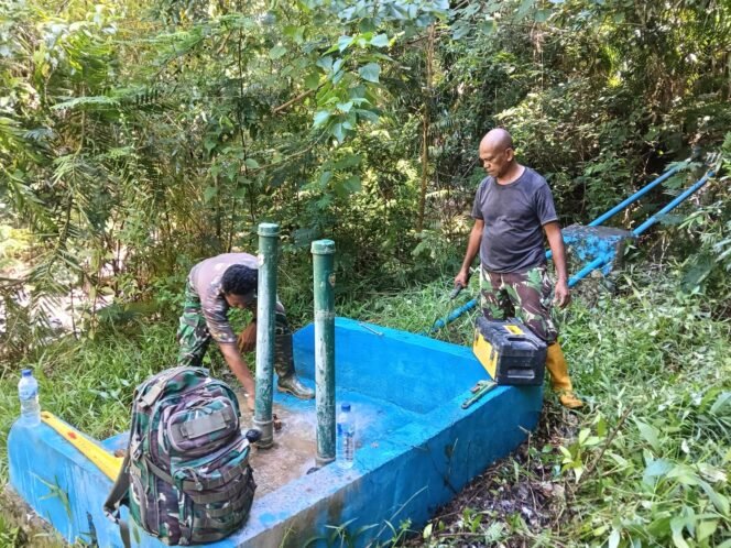 
					Sigap dan Solutif, Babinsa Perbaiki Pompa Hidram Demi Kebutuhan Air Masyarakat