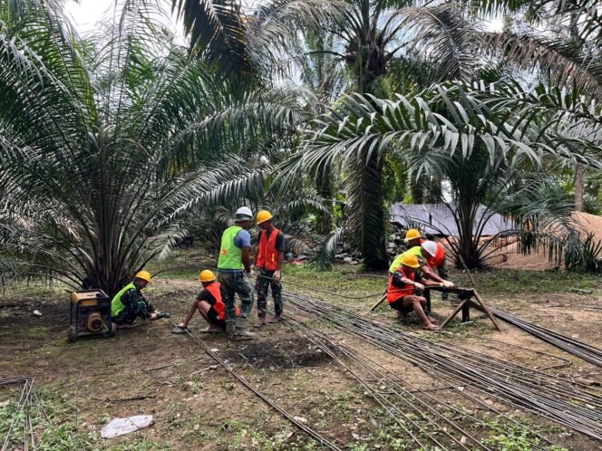 
					Perakitan Besi Berlanjut, Siap Untuk Pengecoran Tiang Pancang