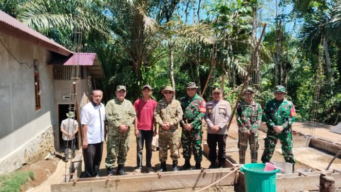 
					Pembukaan TMMD Ke-128, Kodim 0425/Seluma Tinjau RTLH Milik Warga di Desa Lubuk Lagan