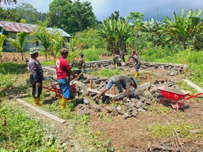 
					Semangat Tanpa Lelah, Satgas TMMD Terus Kerjakan Rumah Warga di Tanah Rubuh
