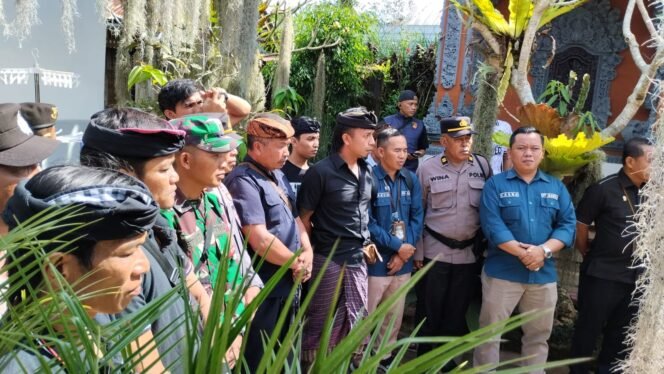 
					Babinsa Desa Penglumbaran Dampingi Pelaksanaan Eksekusi Pengosongan Obyek Sengketa.