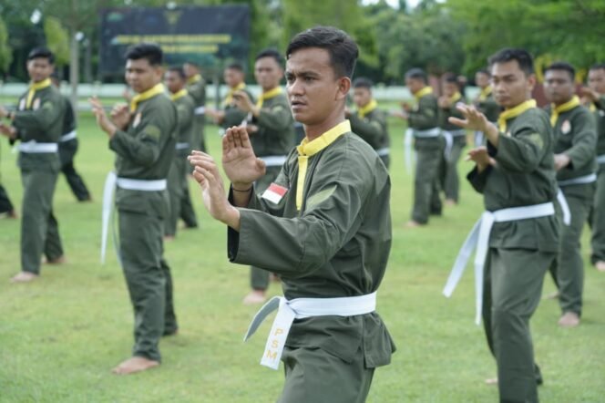 
					Prajurit Korem 012/TU Diuji Kemampuan Fisik dan Teknik dalam UKT Pencak Silat Militer