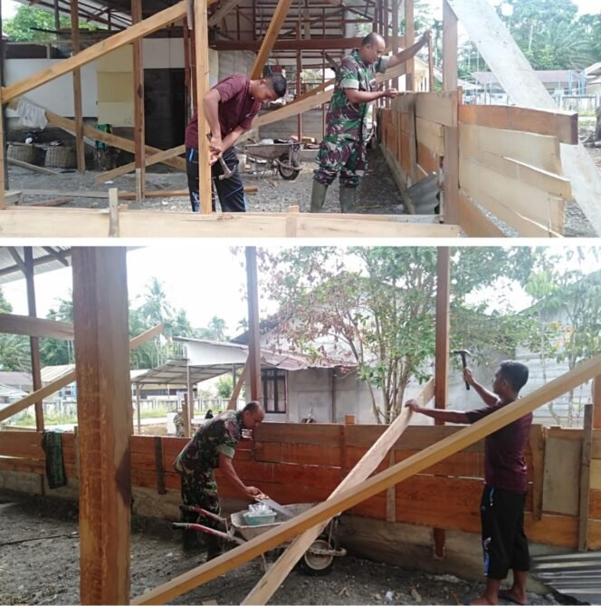 
					‎Babinsa Woyla Barat Turun Tangan, Sertu Robet Bantu Warga Bangun Rumah di Pasi Mali