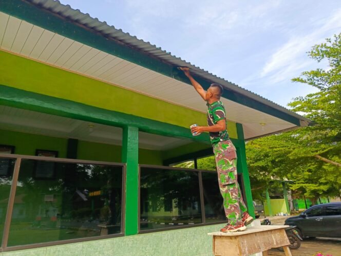 
					Personel Kodim 0114/Aceh Jaya Laksanakan Pembersihan Lingkungan Satuan