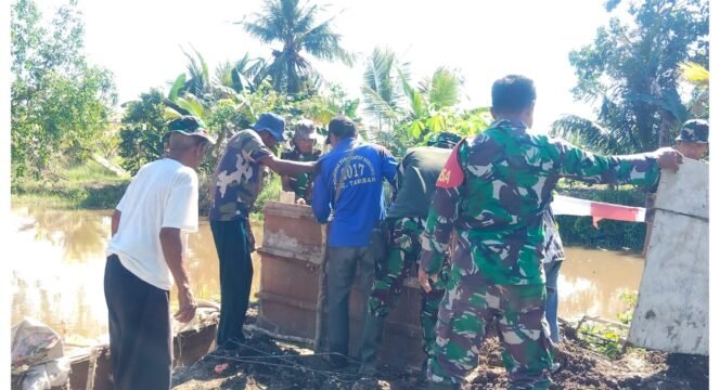 
					‎Membangun Kekokohan: Babinsa dan Warga Kerja Sama Pasang Bekesting Pondasi