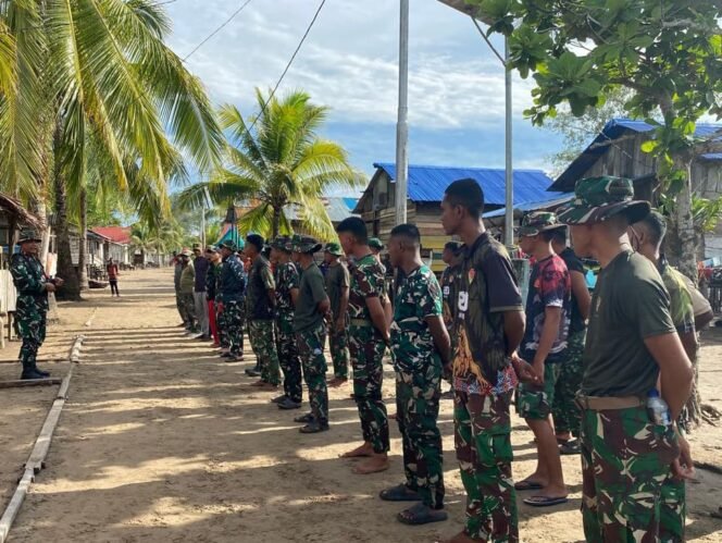 
					Awali Kegiatan, Personel Satgas TMMD Laksanakan Apel Pagi di Kampung Keakwa