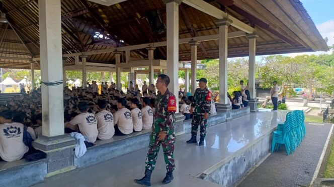 
					Hadir Di Puncak HUT Ke 23  SMK Yaparindo ,  Koramil Klungkung  Tegaskan Dukungan TNI Terhadap Generasi Muda