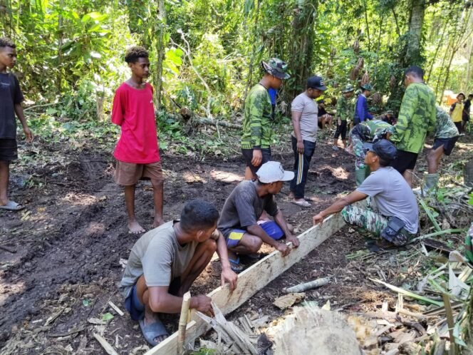 
					Persiapan Matang, Satgas TMMD ke-128 Kodim 1801/Manokwari Buat Mal Demi Hasil Cor Jalan Berkualitas