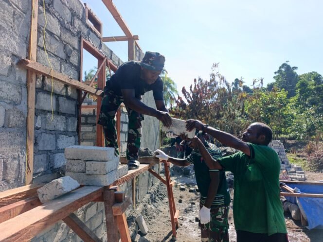 
					Bangun Rumah Layak Huni, TMMD ke-128 Kodim 1801/Manokwari Tingkatkan Kesejahteraan Warga