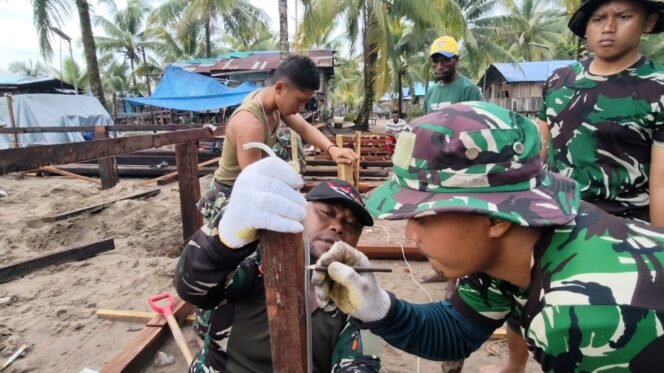 
					Gotong Royong Jadi Kunci Percepatan Pembangunan Rumah TMMD