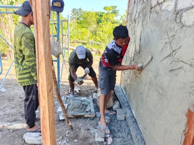 
					Bangun RTLH, Satgas TMMD ke-128 Kodim 1801/Manokwari Wujudkan Kepedulian untuk Kesejahteraan Warga