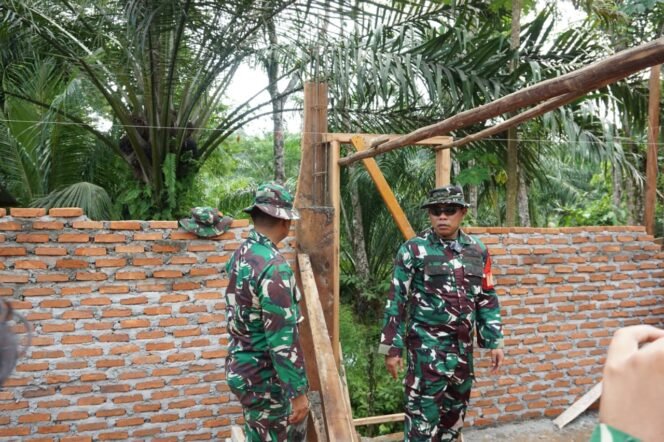 
					Dandim 0425/Seluma Tinjau Pembangunan RTLH TMMD Ke-128 di Desa Lubuk Lagan