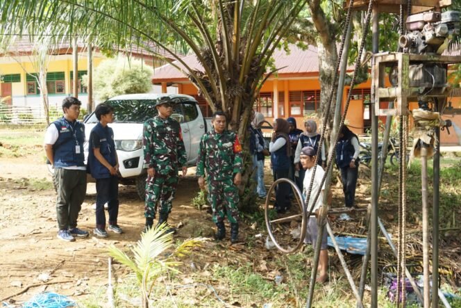 
					Tinjau Progres Sumur Bor TMMD Ke-128, Dandim 0425/Seluma Pastikan Kebutuhan Air Bersih Warga Terpenuhi