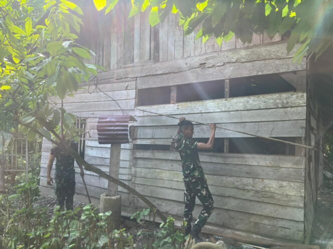 
					Satgas TMMD Ke-128 Kodim 1306/Palu Mulai Renovasi RTLH, Bongkar Dinding Rumah Warga di Sausu Trans