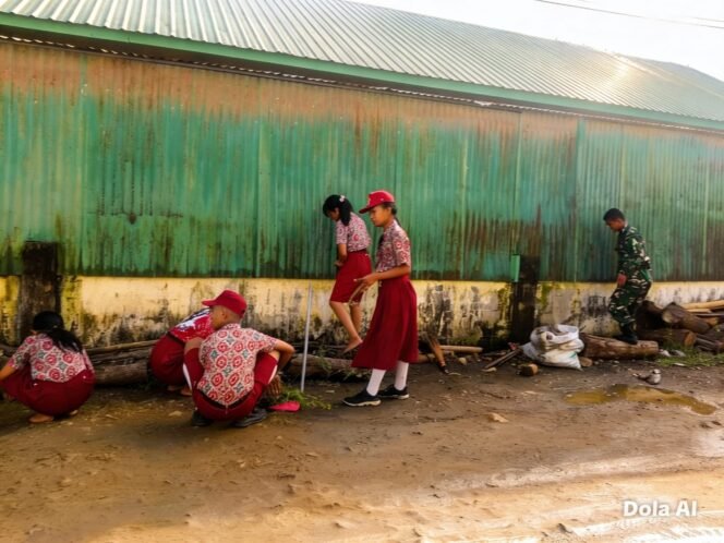
					Tanamkan Kebersihan Sejak Dini, Babinsa Pajalele Ajak Siswa SD 3 Amparita Gelar Karya Bakti