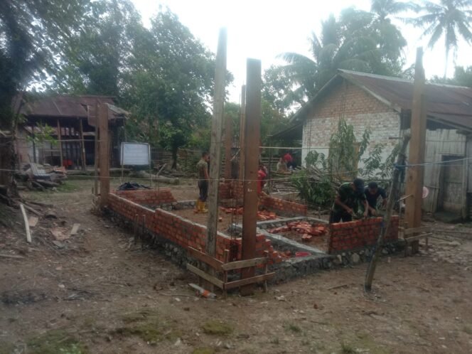 
					Progres RTLH TMMD Ke-128 Kodim 0405/Lahat Capai Tahap Lanjutan, Warga Mulai Rasakan Harapan Baru