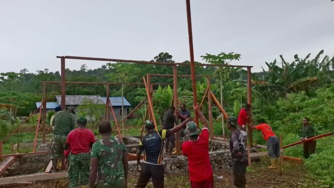 
					Satgas TMMD Ke-128 dan Warga Kompak, Pembangunan Rumah Capai Progres Positif ‎