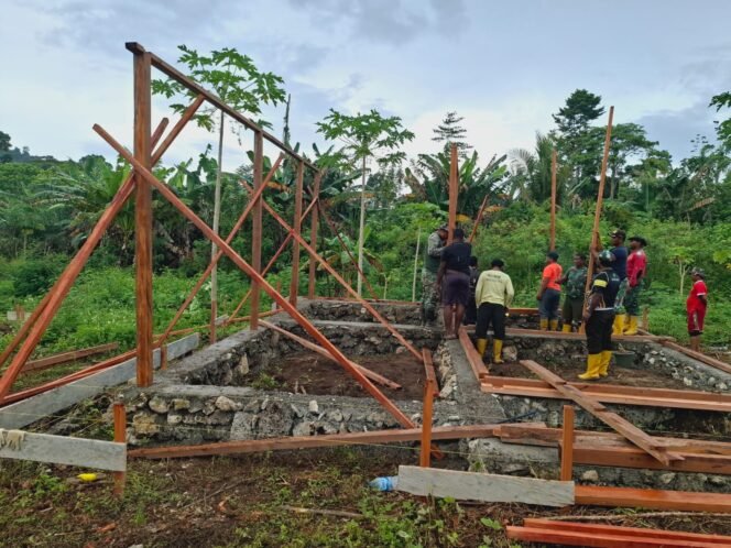 
					Satgas TMMD Kodim 1801/Manokwari Maksimalkan Persiapan Kayu untuk Struktur Bangunan