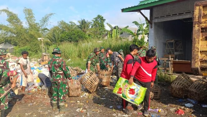 
					Aksi Nyata TMMD Ke-128, Kodim 1014/Pbn Bersihkan Pasar Pangkalan Banteng